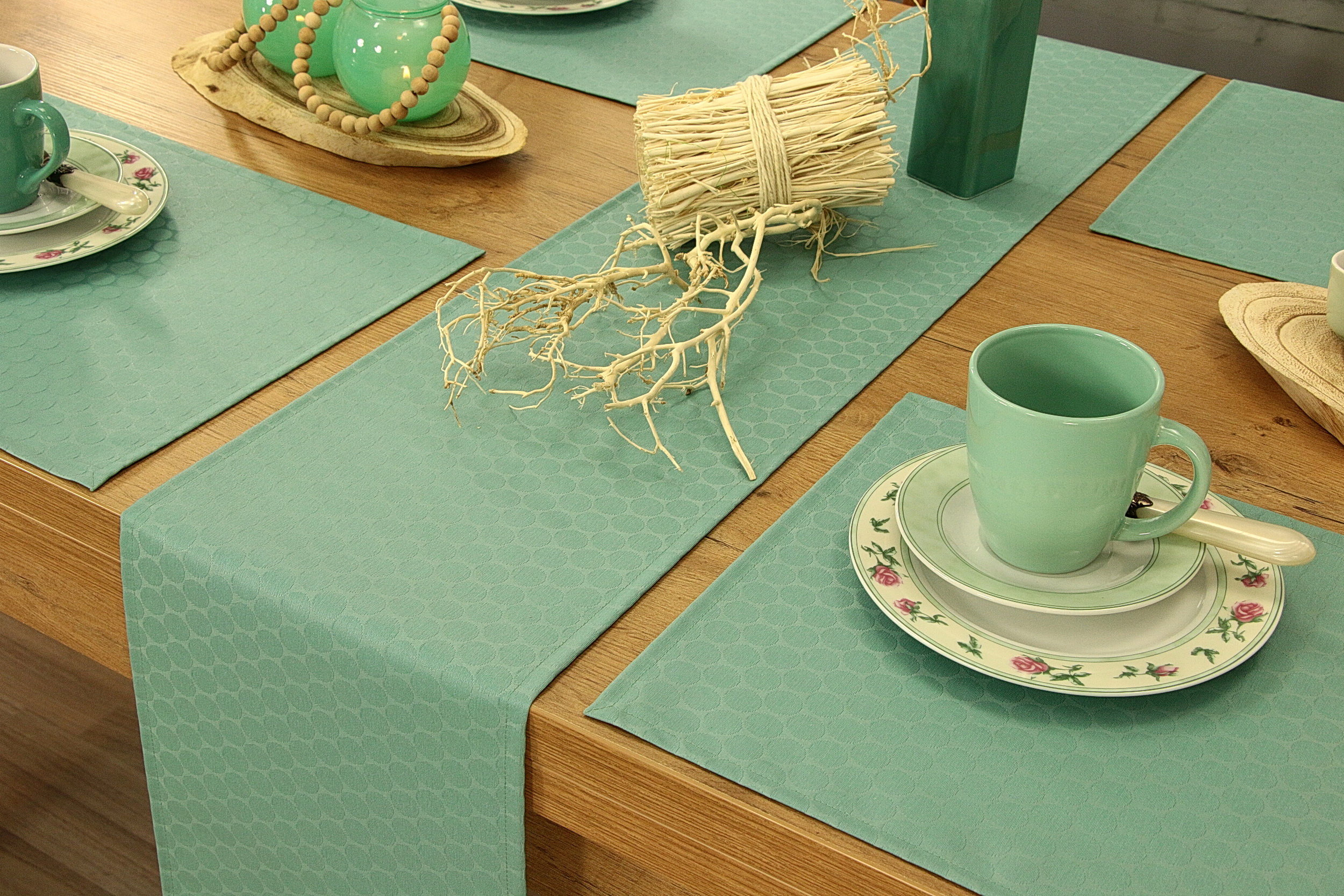 Tischläufer in Grün online Tischdecken Markenqualität kaufen Tischdecken-Shop.de. TiDeko | | TiDeko®