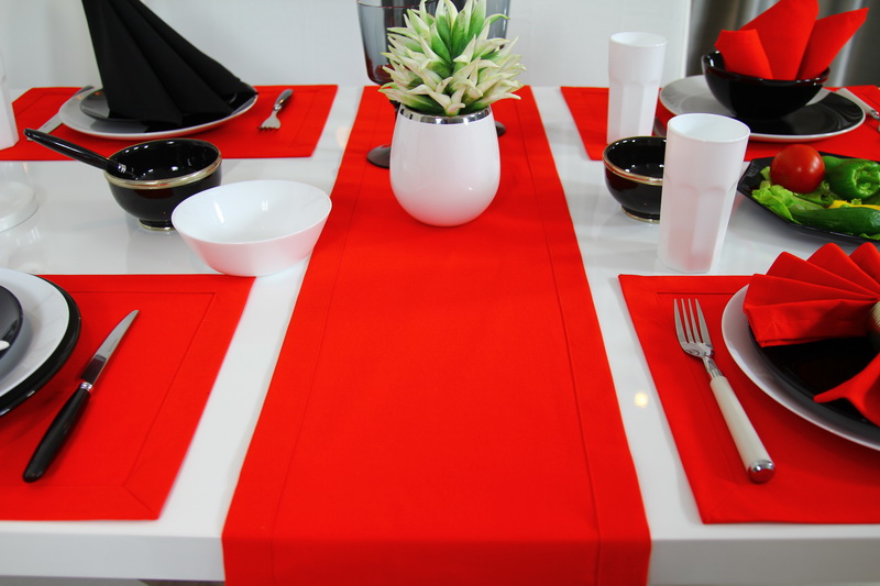Tischläufer Rot uni Beite 25 cm | 250 cm