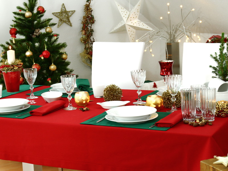 Rote Weihnachtstischdecken online kaufen bei Tischdecken-Shop.de | TiDeko®  Tischdecken-Shop.de. Tischdecken Markenqualität