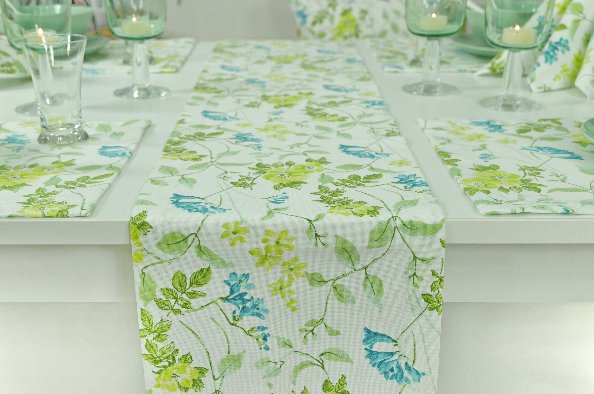 Jetzt die schönsten Tischläufer TiDeko® | Tischdecken-Shop.de. Tischdecken ansehen Markenqualität