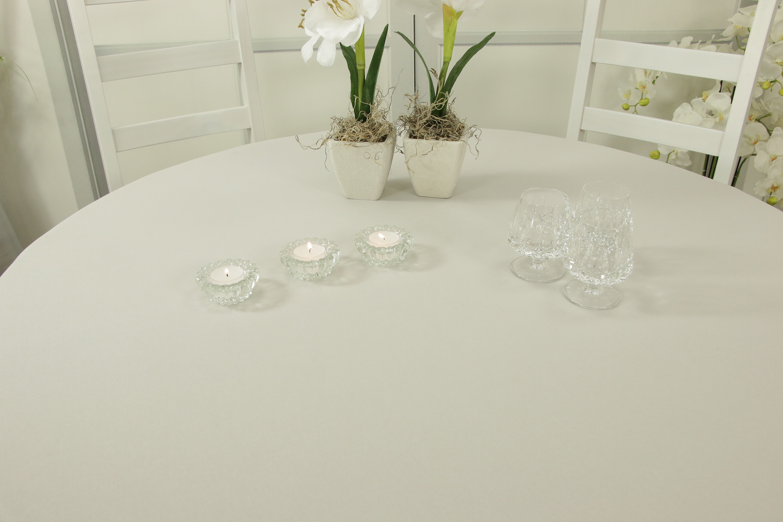 Graue oder hellgraue Tischdecken sind dezenter Luxus für Tisch und  Tafel. | TiDeko® Tischdecken-Shop.de. Tischdecken Markenqualität