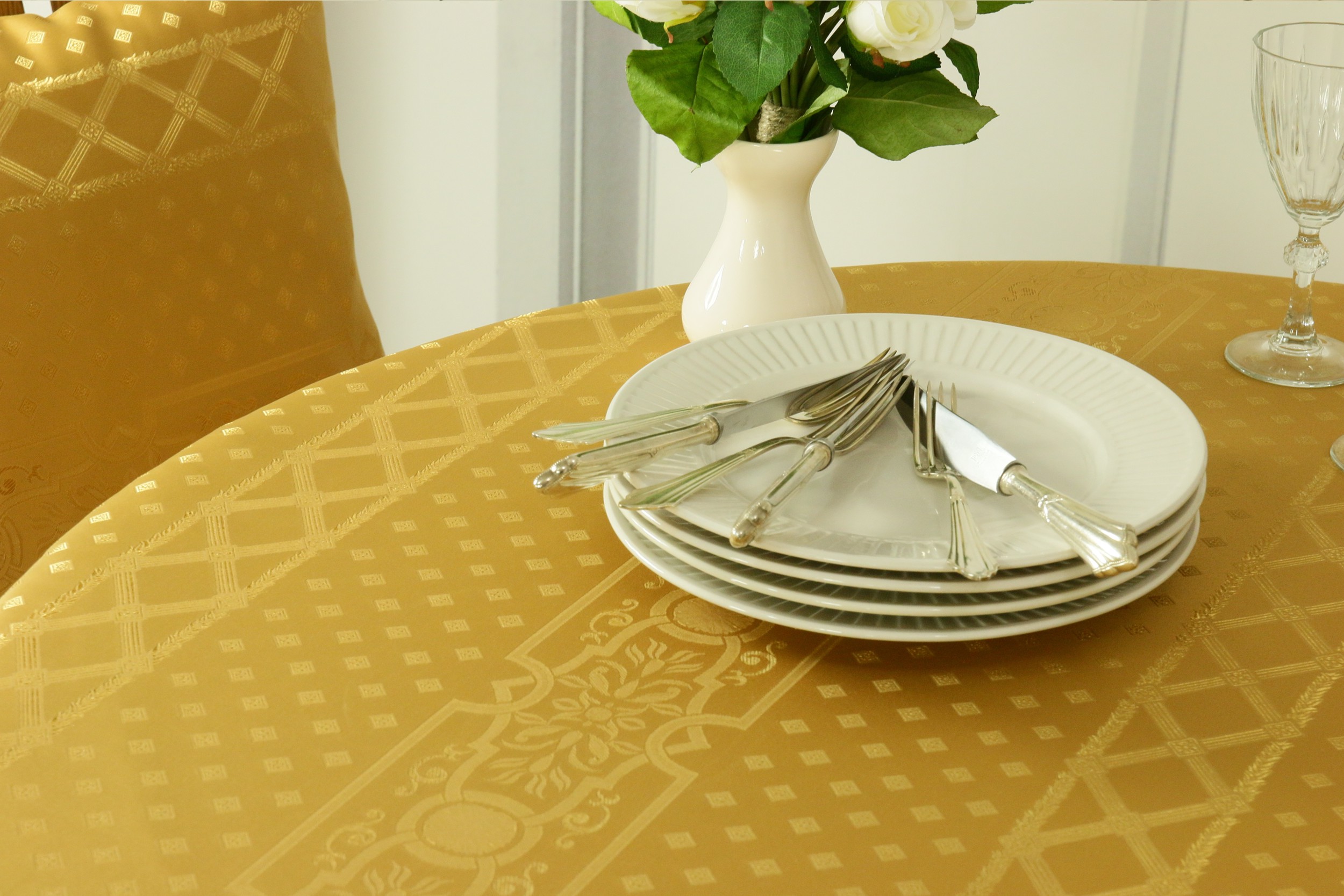 Gold Tischwäsche: Exklusive, edel und festlich. Sofort lieferbar! | TiDeko®  Tischdecken-Shop.de. Tischdecken Markenqualität