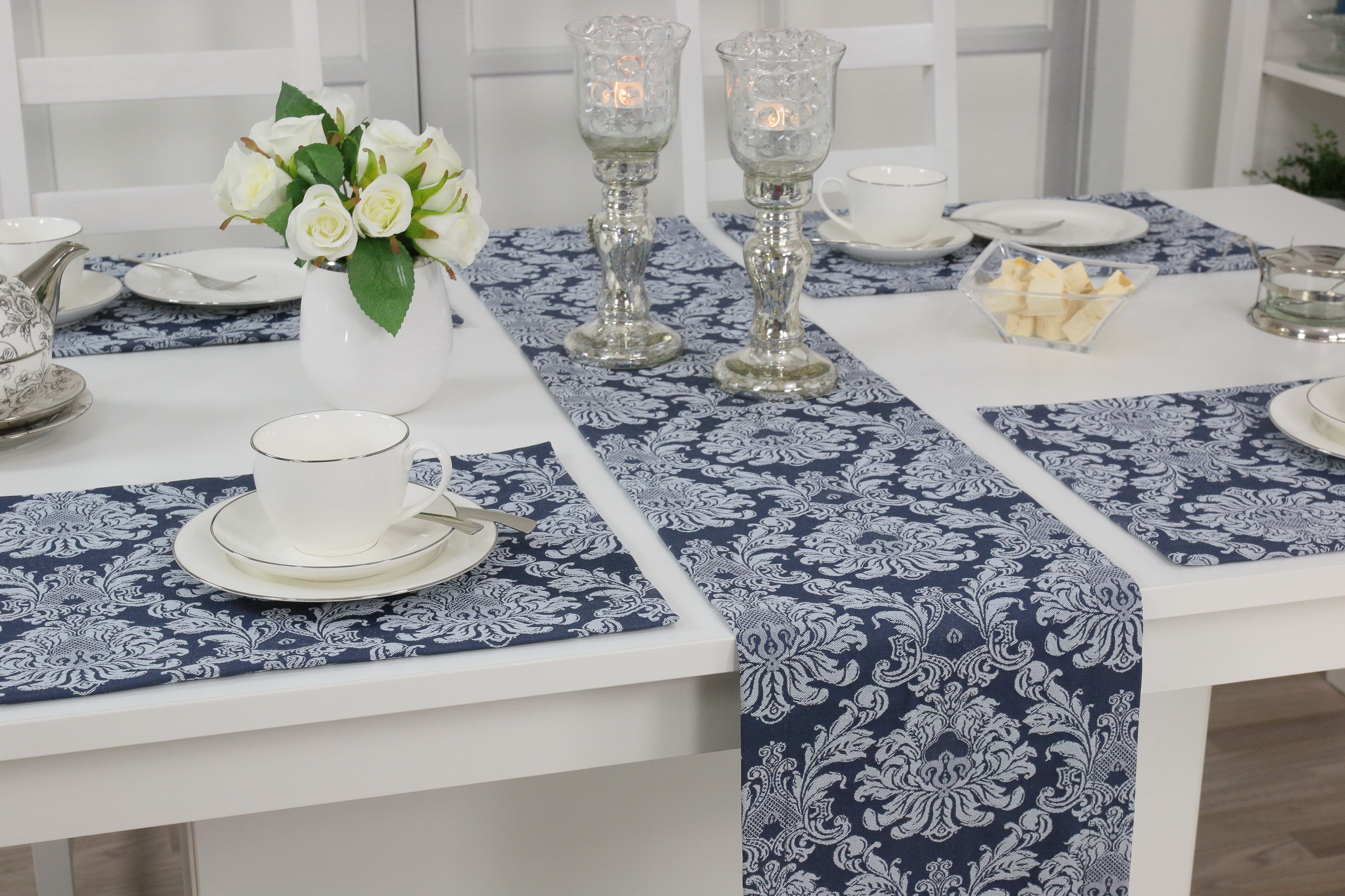 Tischläufer perfekt Blaue | Markenqualität TiDeko® + gemustert in Basic Tischdecken Tischdecken-Shop.de.
