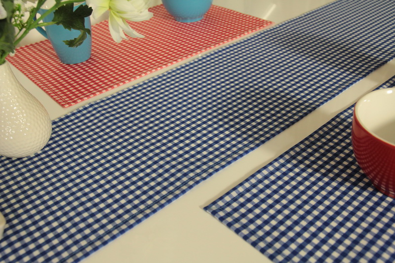 Tischdecken-Shop.de. Basic Blaue + in TiDeko® Tischläufer gemustert | perfekt Tischdecken Markenqualität