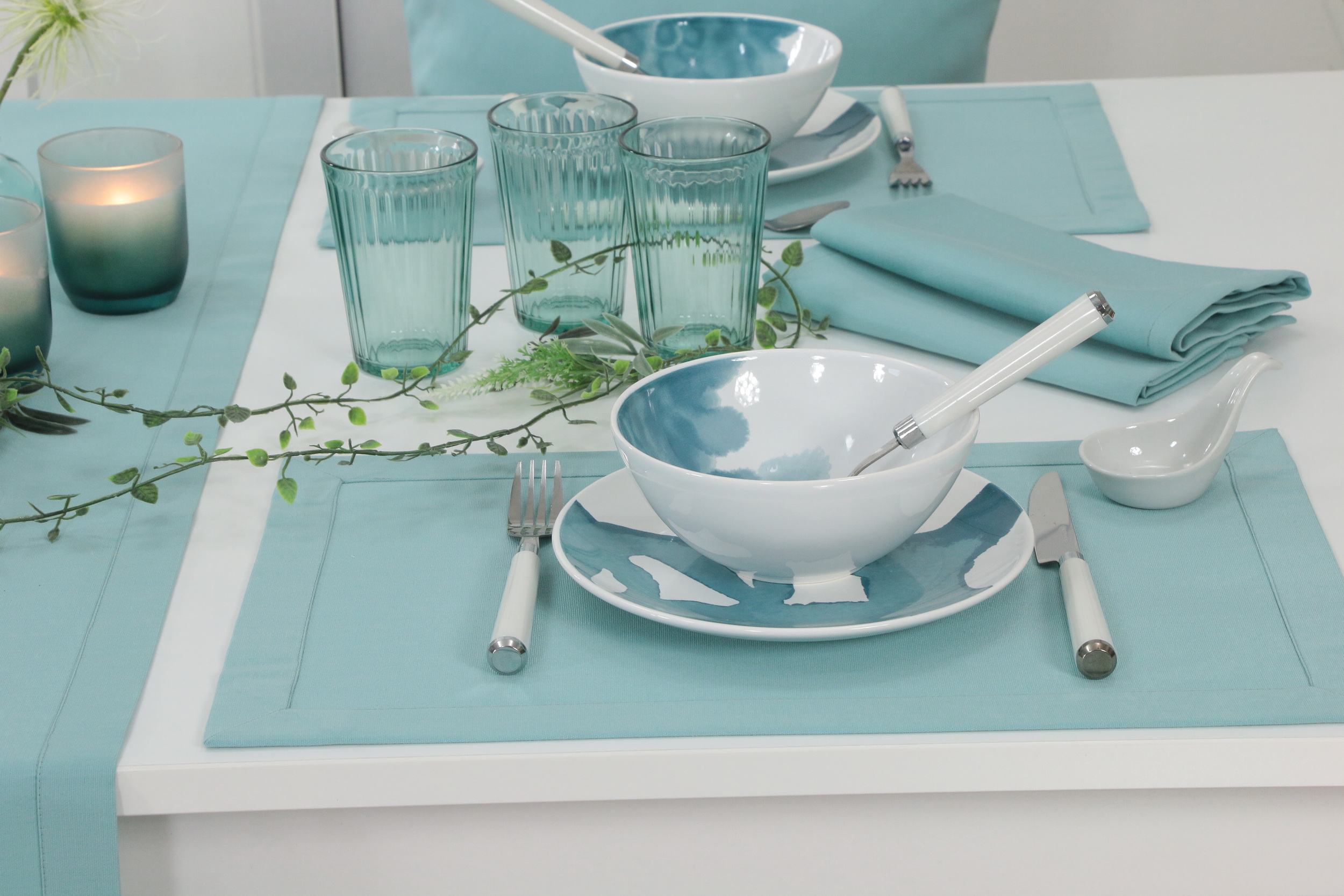 Tischdecke mit Fleckschutz Tischdecken-Shop.de. Tischdecken TiDeko® Farbe: Markenqualität MINT 