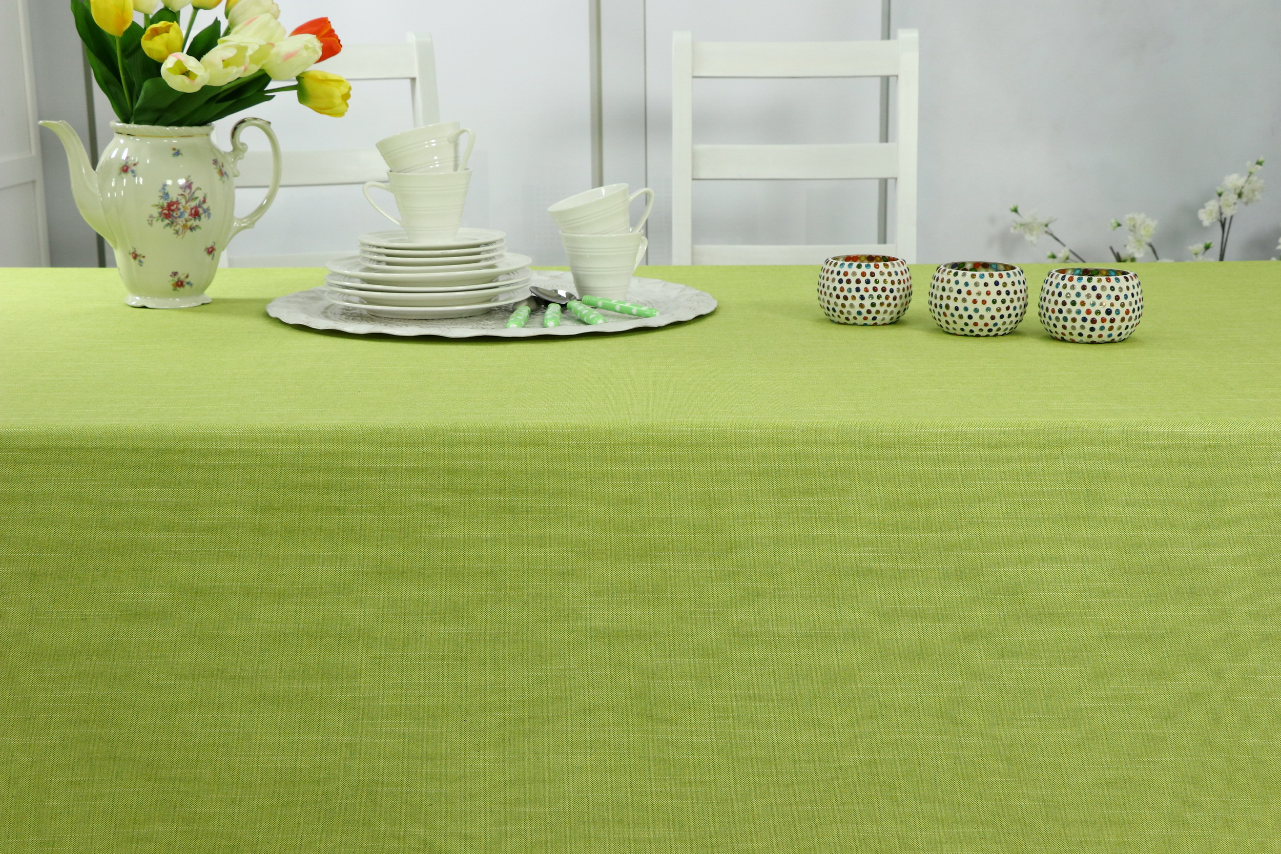 Tischdecke Mai-Grün abwaschbar: Abwischen und sauber: Es ist so einfach! |  TiDeko® Tischdecken-Shop.de. Tischdecken Markenqualität